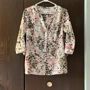 Coral Bay 3/4 sleeve flowered blouse. Size Small